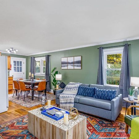 New River Gorge Cottage W Hot Tub, Fire Pit, Grill Oak Hill ภายนอก รูปภาพ