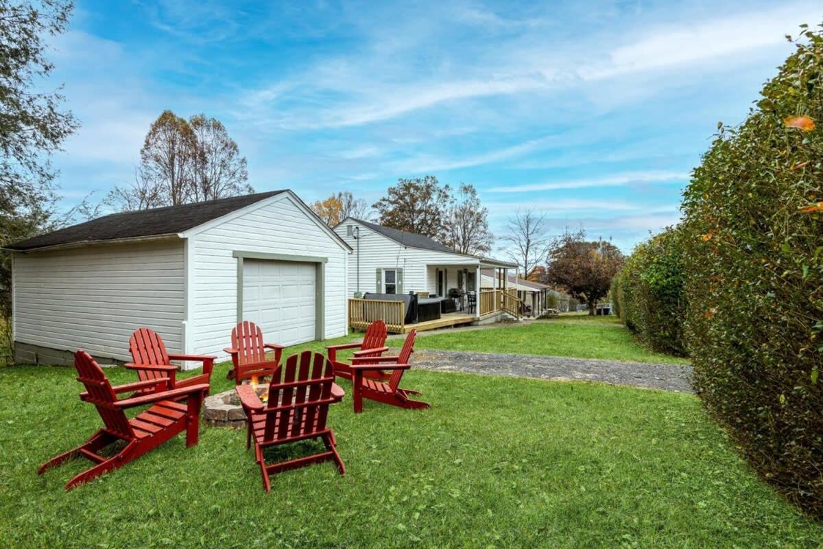 New River Gorge Cottage W Hot Tub, Fire Pit, Grill Oak Hill ภายนอก รูปภาพ