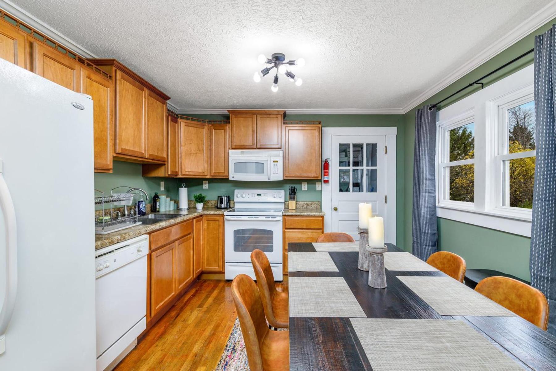New River Gorge Cottage W Hot Tub, Fire Pit, Grill Oak Hill ภายนอก รูปภาพ